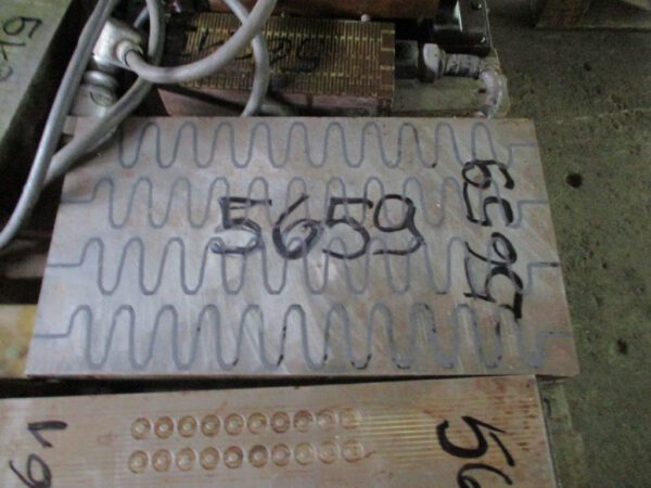 UNBEKANNT 450 x 250 x 90 mm