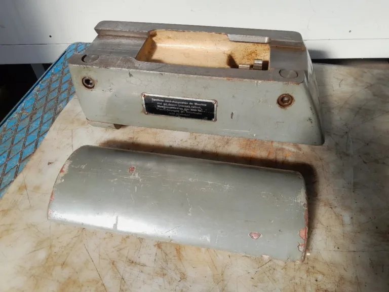 2225 Lagerbock / Untersatz  DECKEL