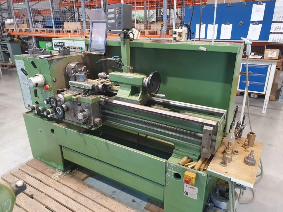 Alternative view of UD24 DZ67 Commodor RDU LZ  WEILER