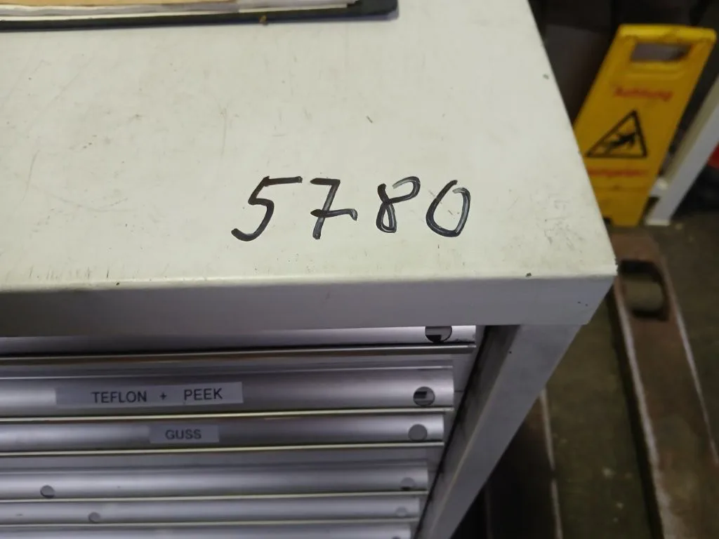 7 Schubladen  - OHNE InhaltUNBEKANNT