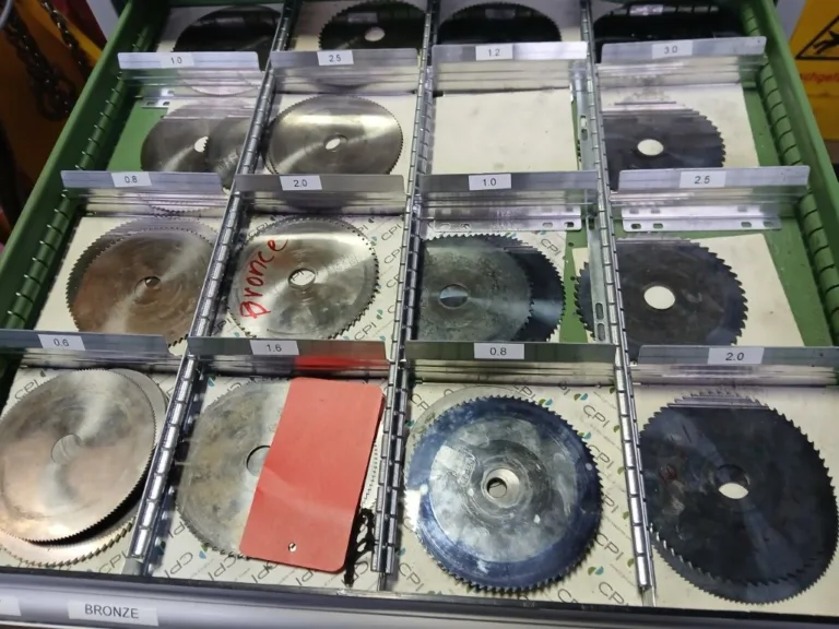 7 Schubladen  - OHNE InhaltUNBEKANNT