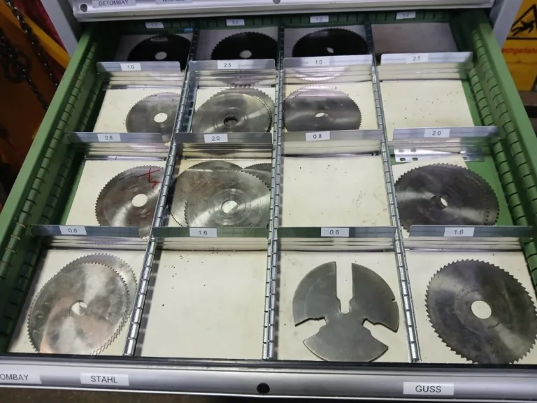 7 Schubladen  - OHNE InhaltUNBEKANNT