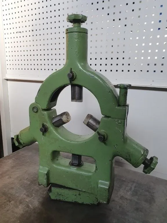 Alternative view of Ø 180 / Sph. 320 / BBreite 255  UNBEKANNT