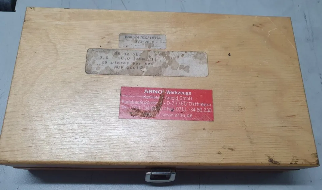 Alternative view of BER 324 E / SR 32 Spannzangen  ARNO