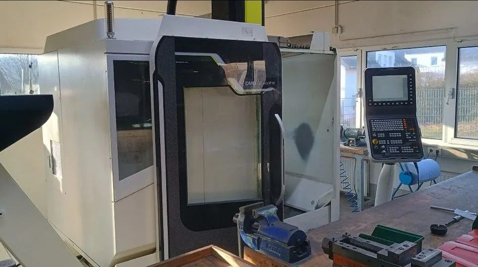 Alternative view of DMU 50 ecoline 3+2 Ax  DMG MORI 2013